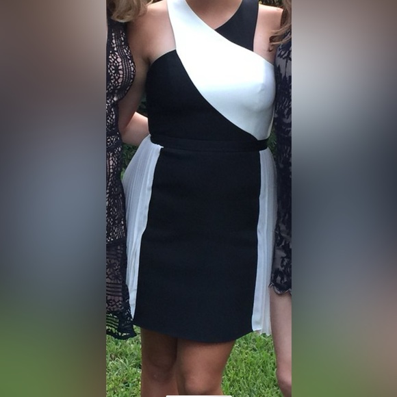 BCBG White and Black High neck open back dress - Picture 6 of 6